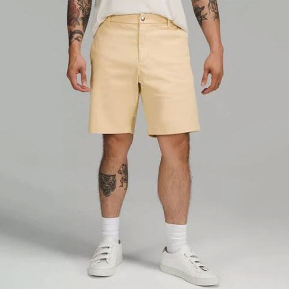 Lululemon Commission Classic- Fit 9" Shorts - Size 34 - Picture 1 of 6